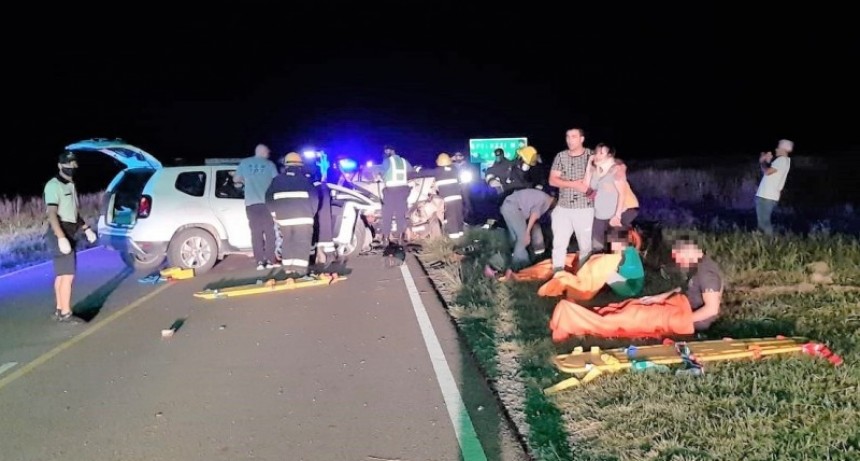 Violento choque frontal entre Trenel y General Pico: Hay 6 personas heridas, 2 de ellas de gravedad