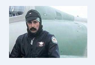 Nota al Teniente de Navio Owen Crippa aviador naval de la Armada Argentina combatiente en Malvinas