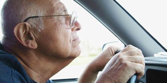 Los adultos mayores y la conducción