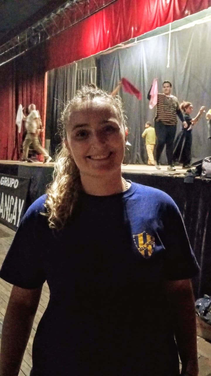 NOTA CON MELANY SAGRADO PROFESORA DEL GRUPO AMANCAY