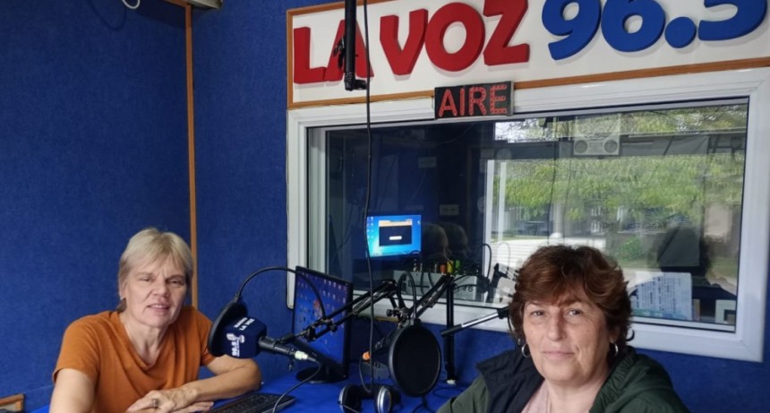 Visitaron los estudios de La Voz integrantes de la Comisión de la Biblioteca Popular Juan B Justo 