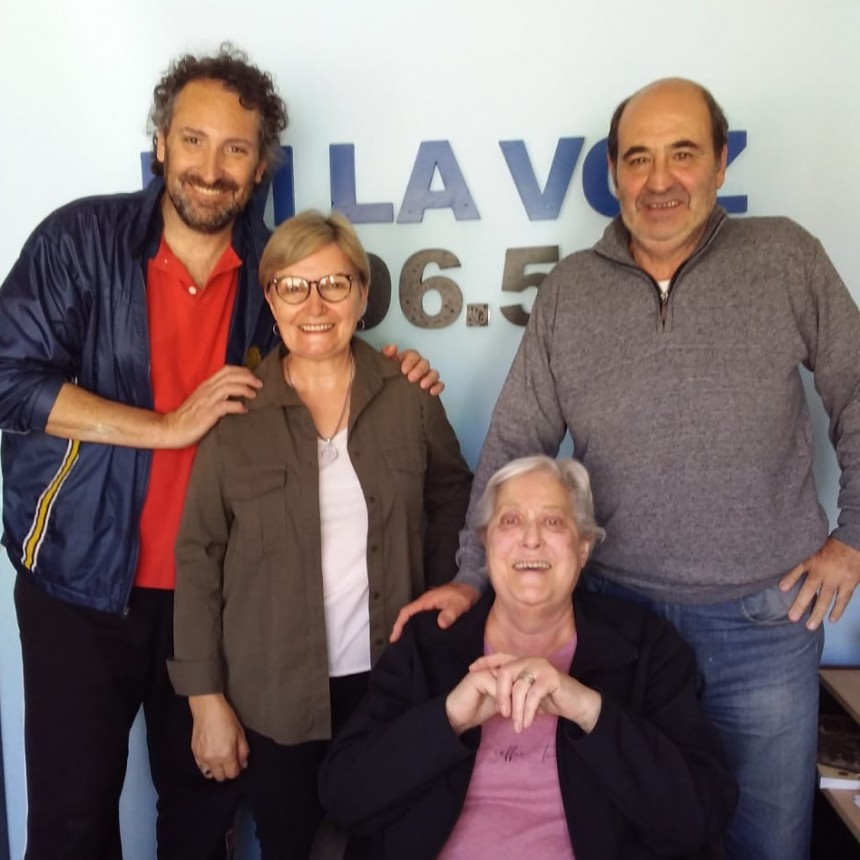 Integrantes del grupo de teatro CALDEN visitó los estudios de La Voz 