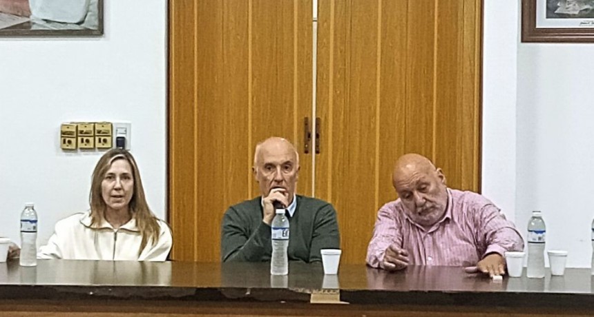 Visita de candidatos a diputados en Trenel