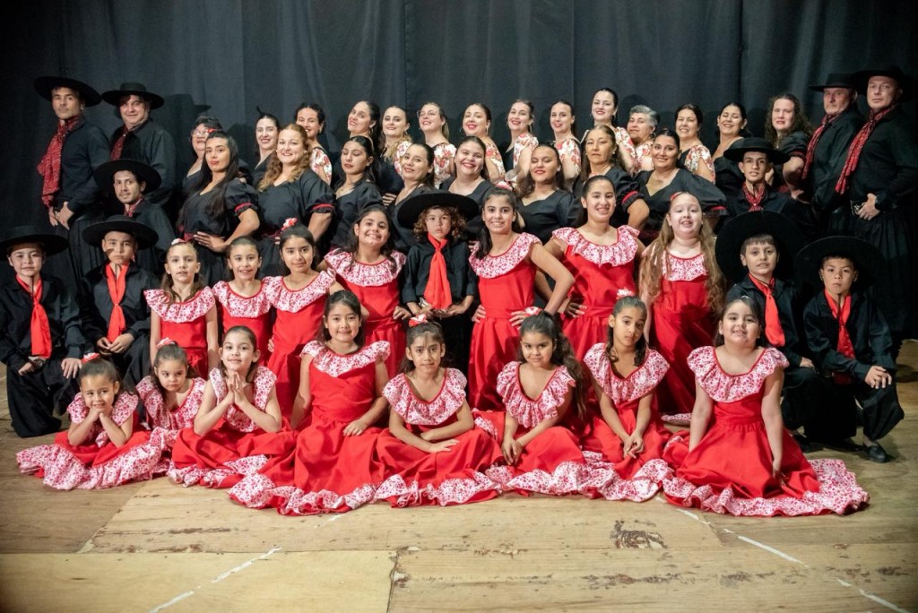 Peña Cierre de año  Amancay 2025: una noche de emociones, danza y tradición