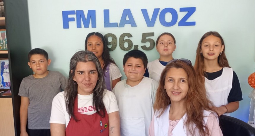 Visitaron La Voz alumnos del taller de Arte Postal de la Escuela 54