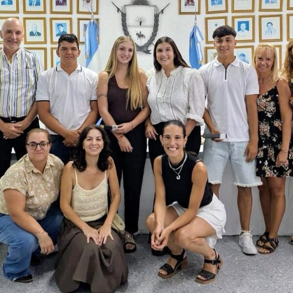 TRENEL RECONOCIÓ A NUEVOS PROFESIONALES