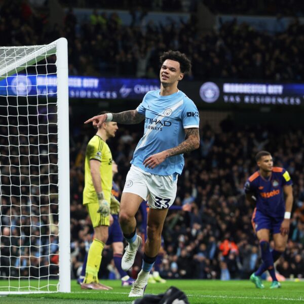 Manchester City logró un triunfazo ante Newcastle y le mete presión al Arsenal, decidido a llevarse la Premier League de arremetida