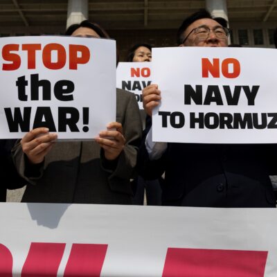 La Casa Blanca dice que los contactos con Irán siguen siendo «fluidos», pero el precio del petróleo vuelve a subir a más de US$100