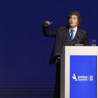 Milei, con la brújula rota: “No es inflación, es un salto de precios”