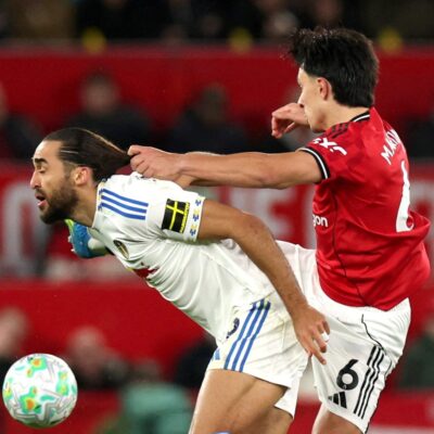 La dura sanción a Lisandro Martínez por tirarle del pelo a un rival que sacude al Manchester United