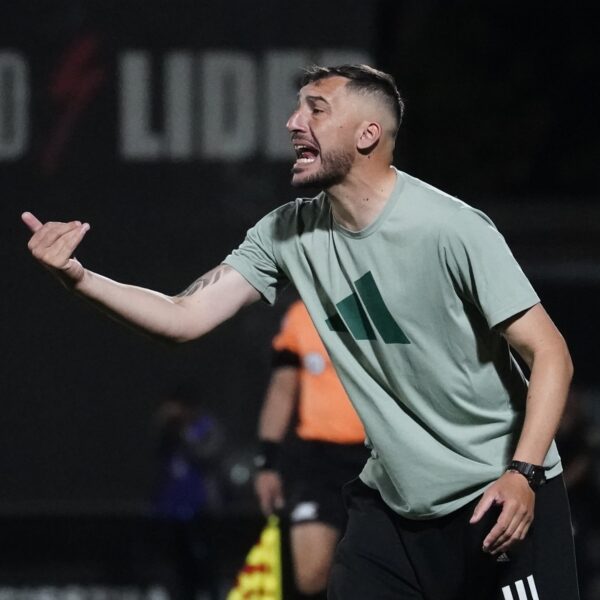 El Tata Benítez dejó de ser el DT de Riestra y ya son diez los equipos que cambiaron de entrenador en el Torneo Apertura