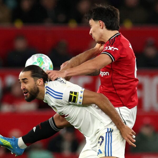 Licha Martínez dejó atrás la lesión y volvió a jugar tras 62 días, pero se fue expulsado vía VAR por tirarle del pelo a un rival