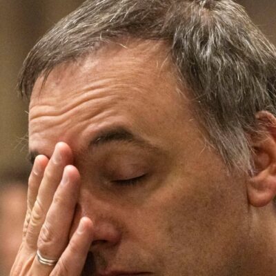 Adorni acumula deudas y operaciones sospechosas por el departamento de Caballito