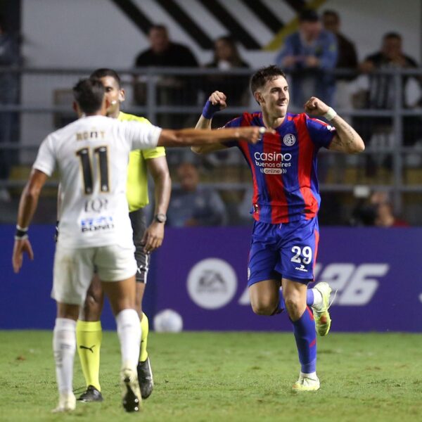 perdía 2-0 y quedó líder de la Copa Sudamericana a falta de una fecha