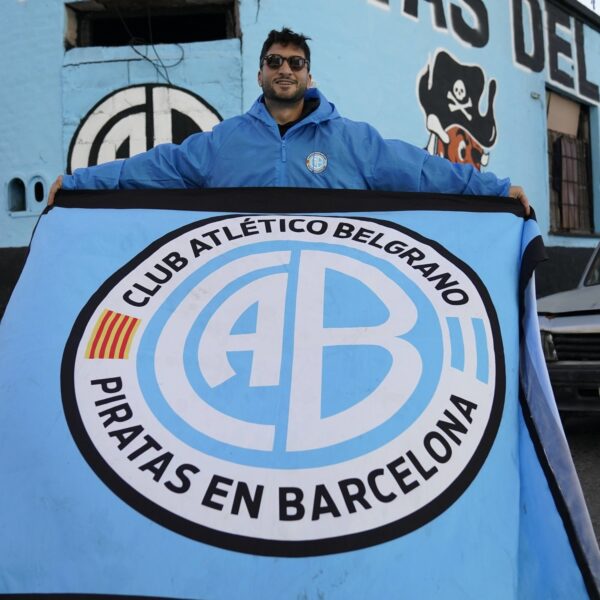 La historia viral de los nueve hinchas de Belgrano que llegaron desde Barcelona para ver la final con River